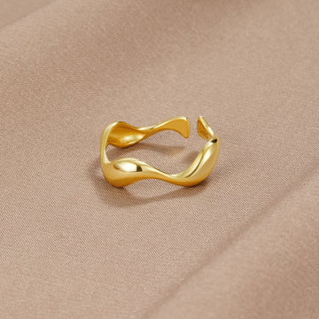 18K Gold Wave Ring – Noor & Rose