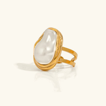 Charis Gold Pearl Ring – Noor & Rose
