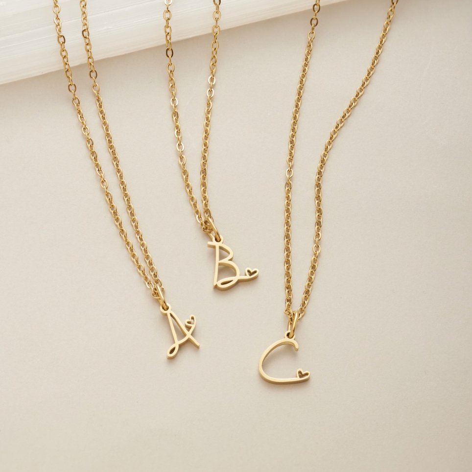 Gold Letter Heart Necklace – Noor & Rose