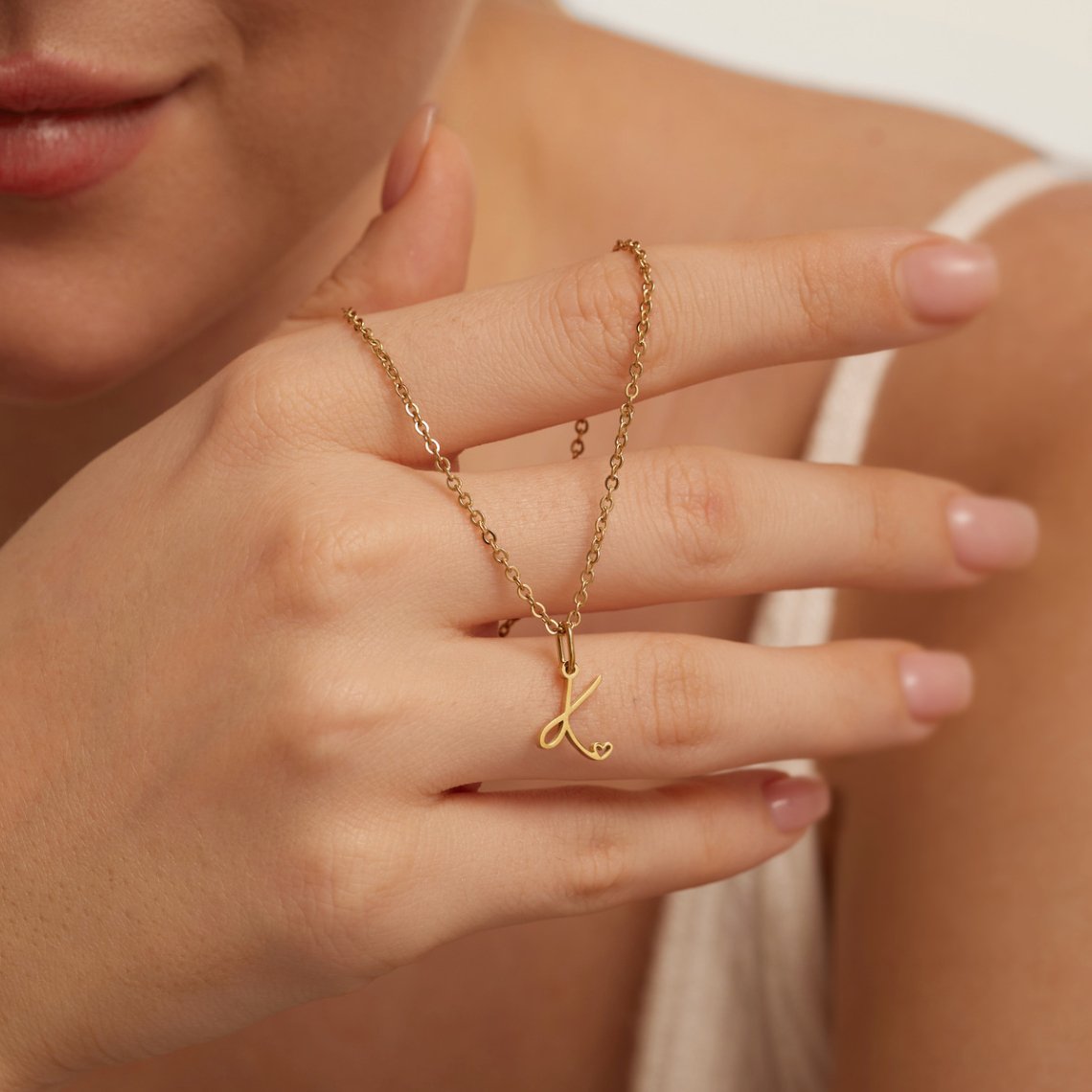 Gold Letter Heart Necklace close-up – Noor & Rose