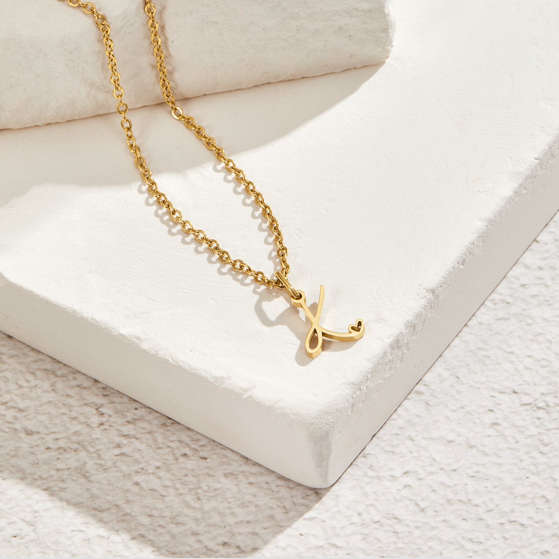 Gold Letter Heart Necklace detail – Noor & Rose