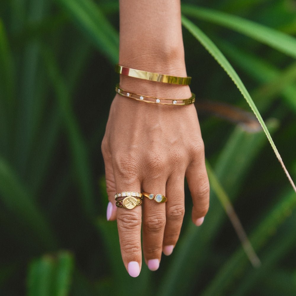 Lilah Gold Bangle on model – Noor & Rose