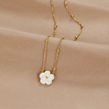 White Blossom Flower Necklace – Noor & Rose